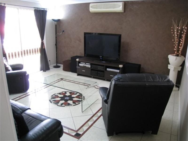 3/4 Amiens Close, Bossley Park NSW 2176