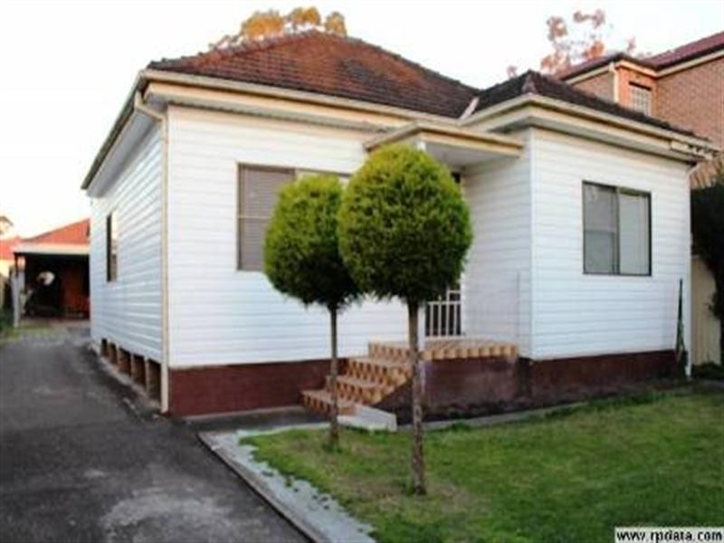 162 Broomfield, Cabramatta NSW 2166