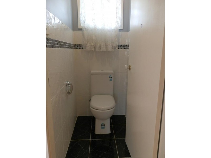 8 Baringa Close, Green Valley NSW 2168