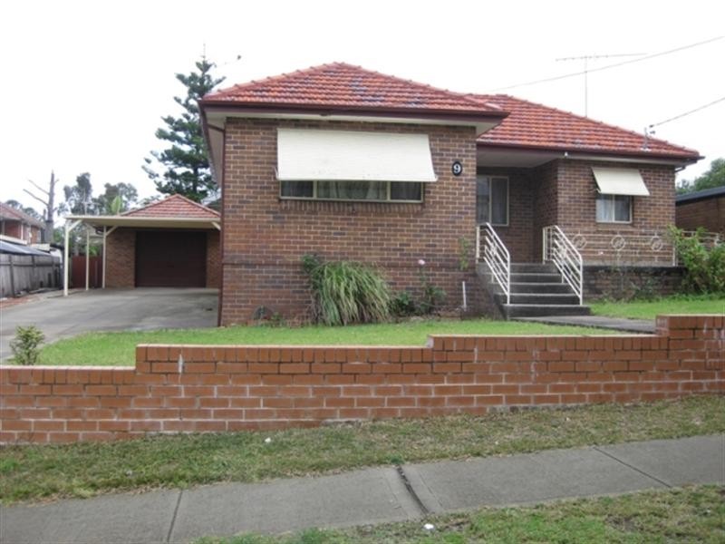 9 Aladore Avenue, Cabramatta NSW 2166