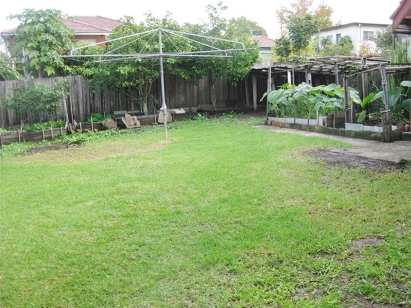 9 Aladore Avenue, Cabramatta NSW 2166