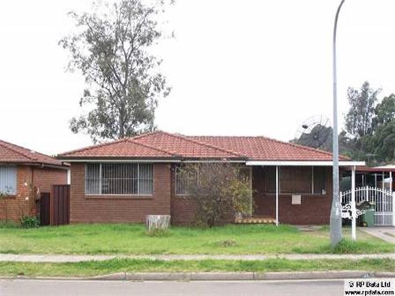 21 Shawnee Street, Greenfield Park NSW 2176