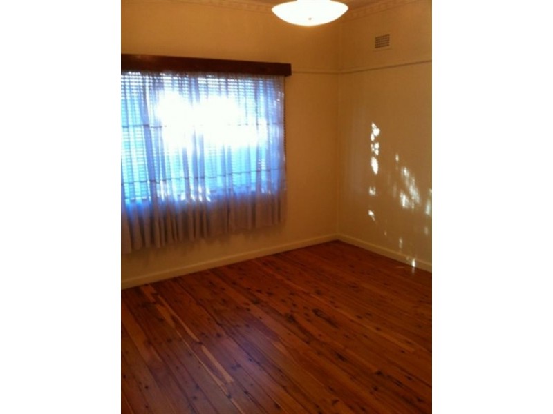 215 Hamilton Road, Fairfield NSW 2165