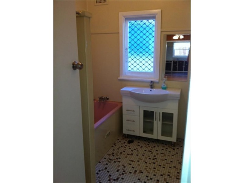 215 Hamilton Road, Fairfield NSW 2165