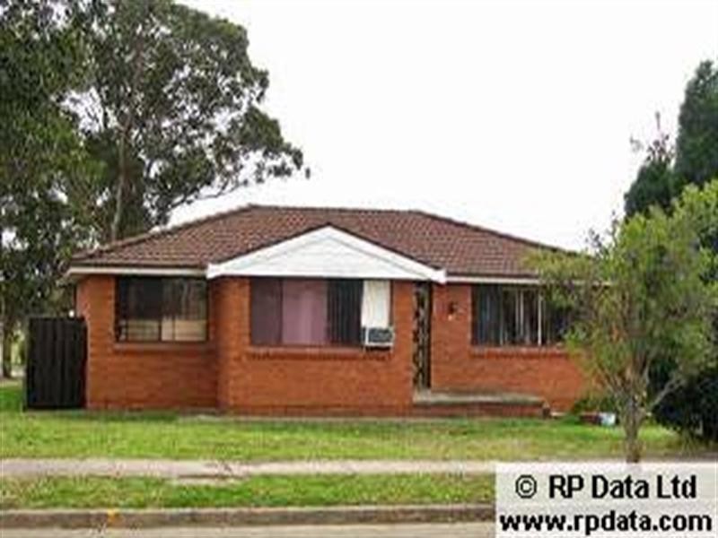 10 Pueblo Street, Greenfield Park NSW 2176