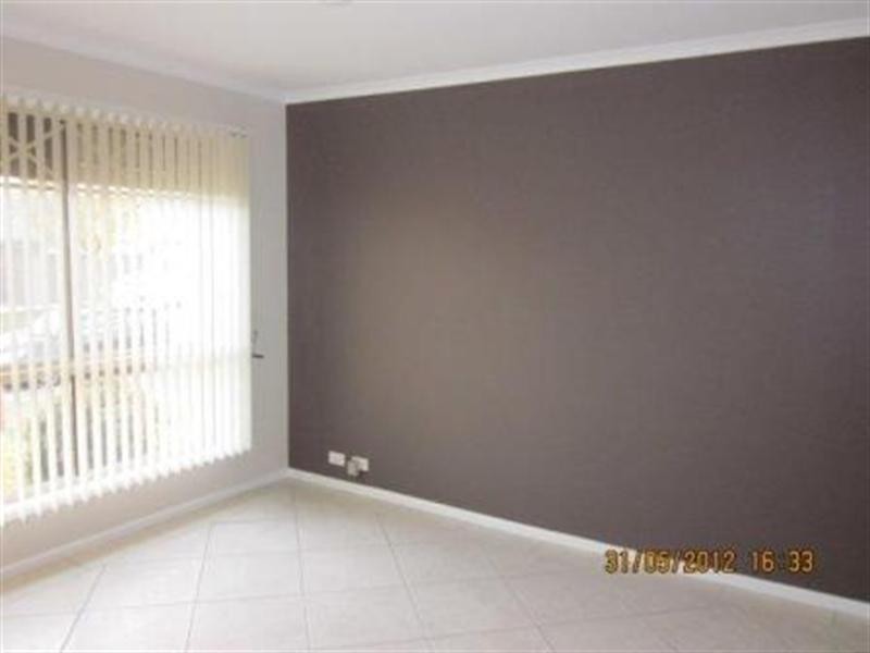 6 Ormiston Avenue, West Hoxton NSW 2171