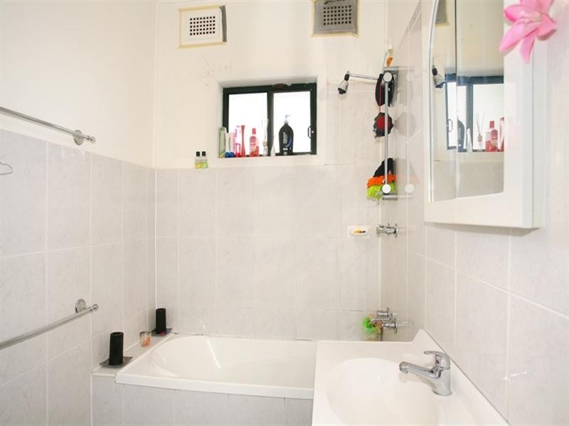 Fairfield East NSW 2165