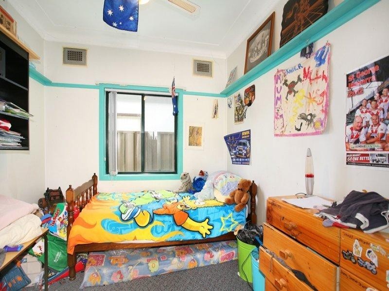 Fairfield East NSW 2165