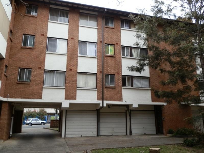 12/5 Lachlan Street, Warwick Farm NSW 2170