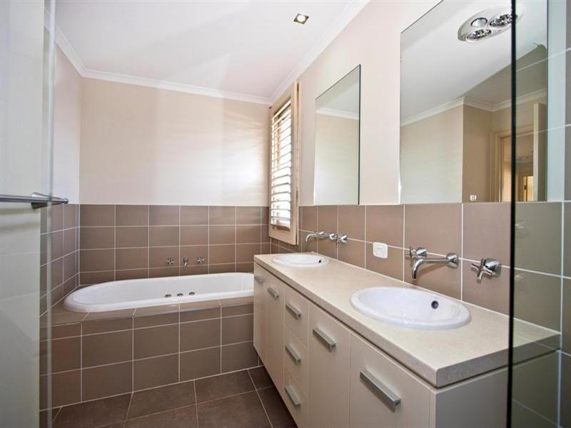 23 Broadbent Avenue, Middleton Grange NSW 2171