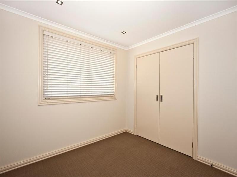 23 Broadbent Avenue, Middleton Grange NSW 2171