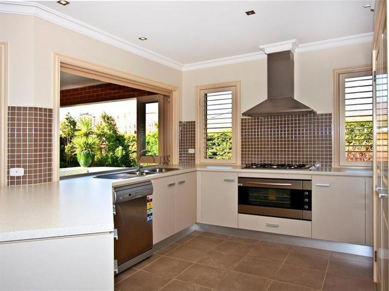 23 Broadbent Avenue, Middleton Grange NSW 2171