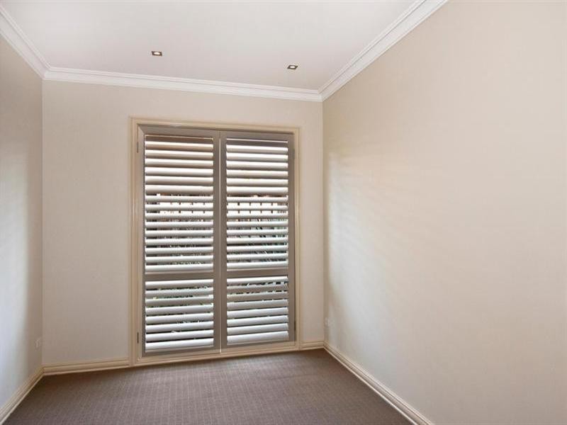 23 Broadbent Avenue, Middleton Grange NSW 2171