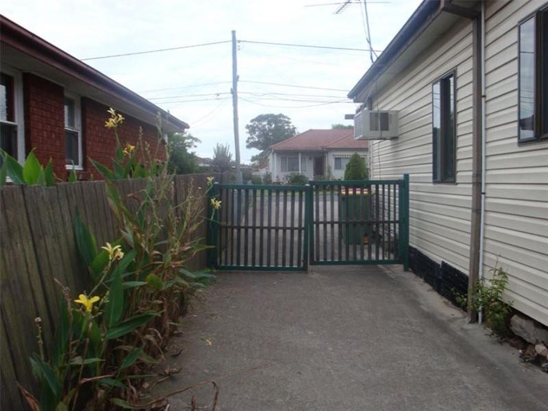 Fairfield West NSW 2165