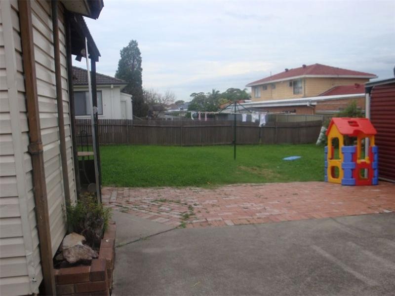 Fairfield West NSW 2165