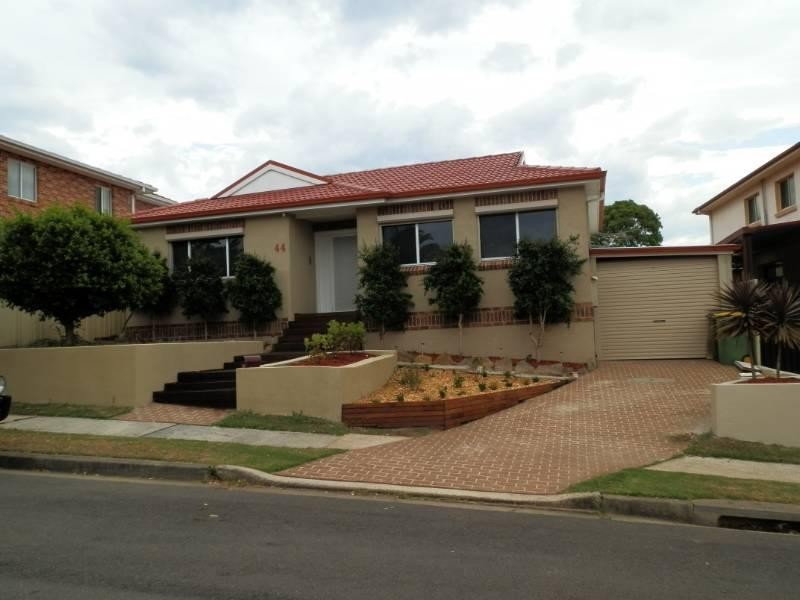 Edensor Park NSW 2176