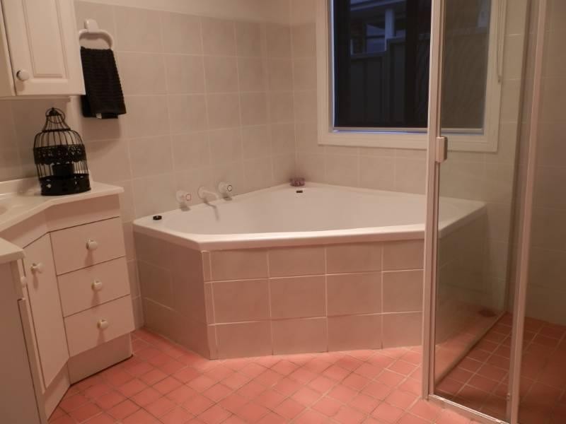 Edensor Park NSW 2176