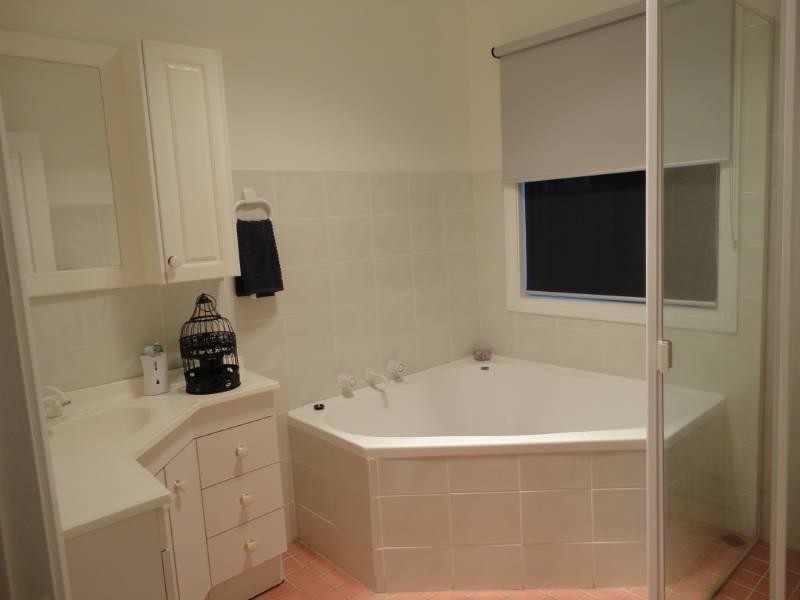 Edensor Park NSW 2176