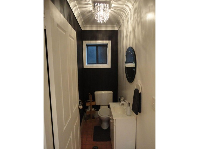 Edensor Park NSW 2176