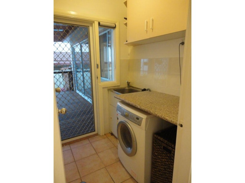 Edensor Park NSW 2176