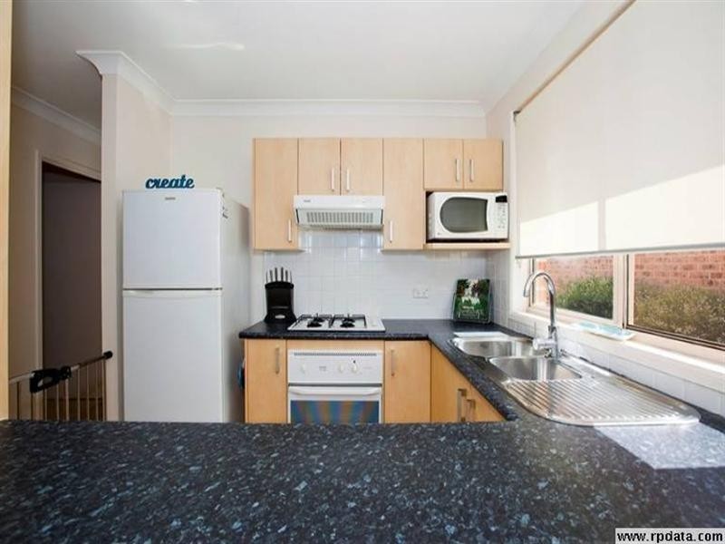 6 Hannam Place, Englorie Park NSW 2560