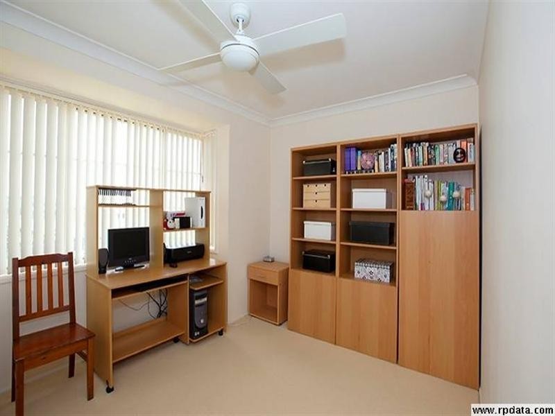 6 Hannam Place, Englorie Park NSW 2560