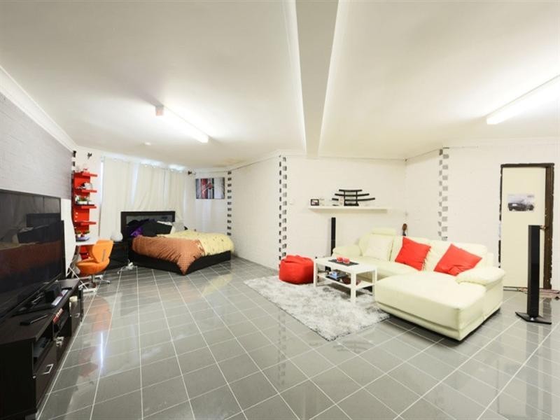 Edensor Park NSW 2176