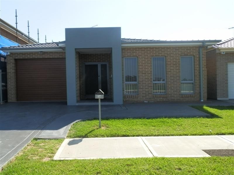 14 BIRD WALTON Avenue, Middleton Grange NSW 2171