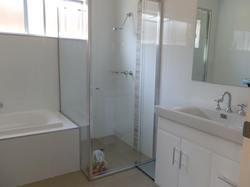 14 BIRD WALTON Avenue, Middleton Grange NSW 2171