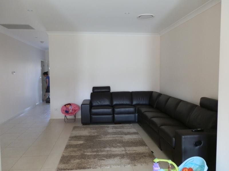 14 BIRD WALTON Avenue, Middleton Grange NSW 2171