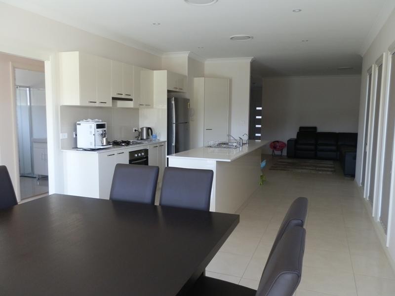 14 BIRD WALTON Avenue, Middleton Grange NSW 2171