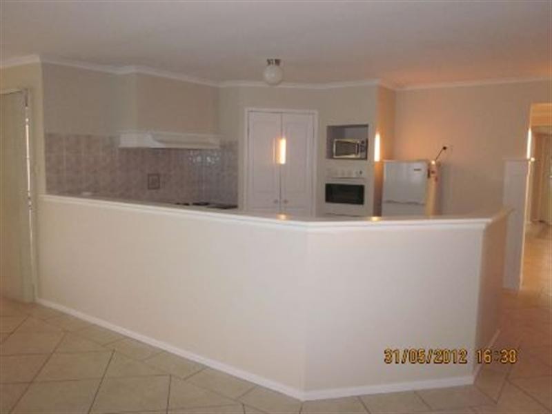 6 Ormiston Avenue, West Hoxton NSW 2171