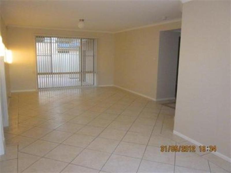 6 Ormiston Avenue, West Hoxton NSW 2171