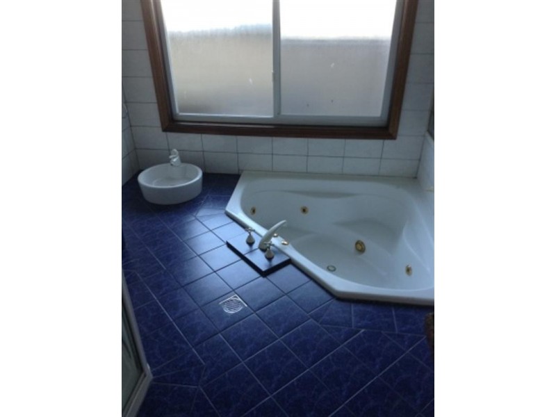 12 Vancouver Place, Fairfield West NSW 2165