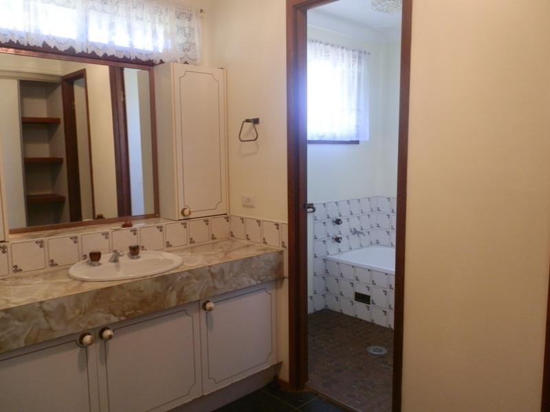 15 Findley Road, Bringelly NSW 2556