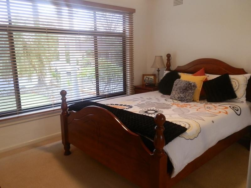 Fairfield West NSW 2165