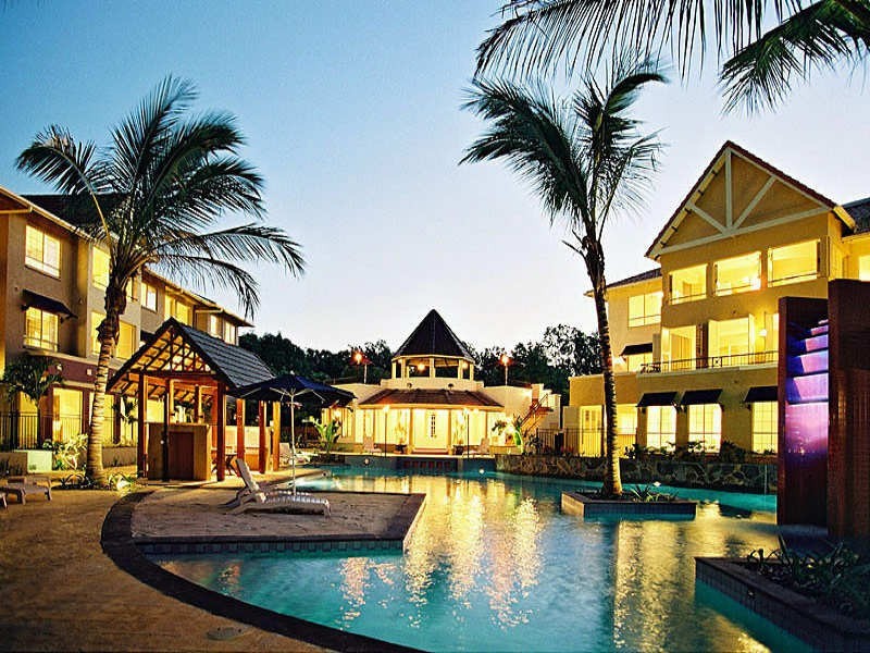 2 Greenslopes Street, Cairns QLD 4870