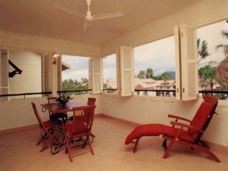 2 Greenslopes Street, Cairns QLD 4870