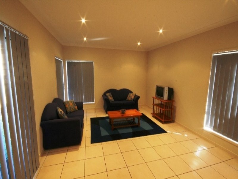 Stretton QLD 4116