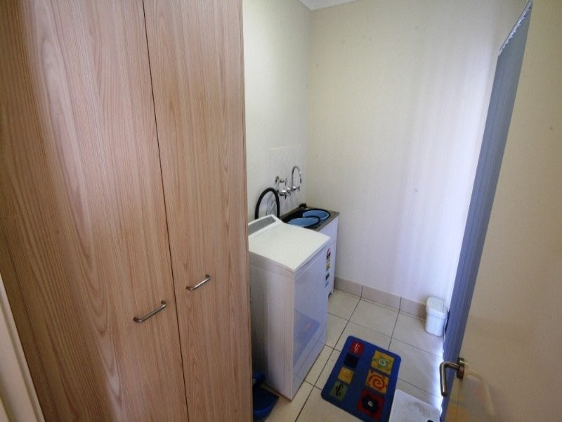 Stretton QLD 4116