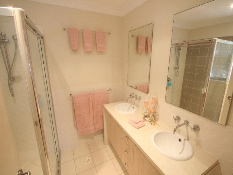 Stretton QLD 4116