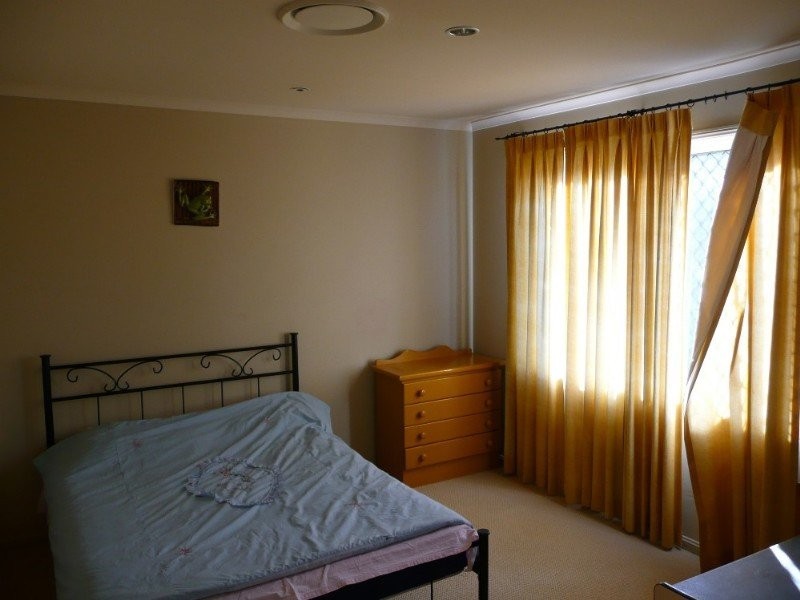 Stretton QLD 4116
