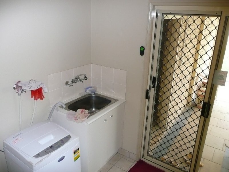 Stretton QLD 4116