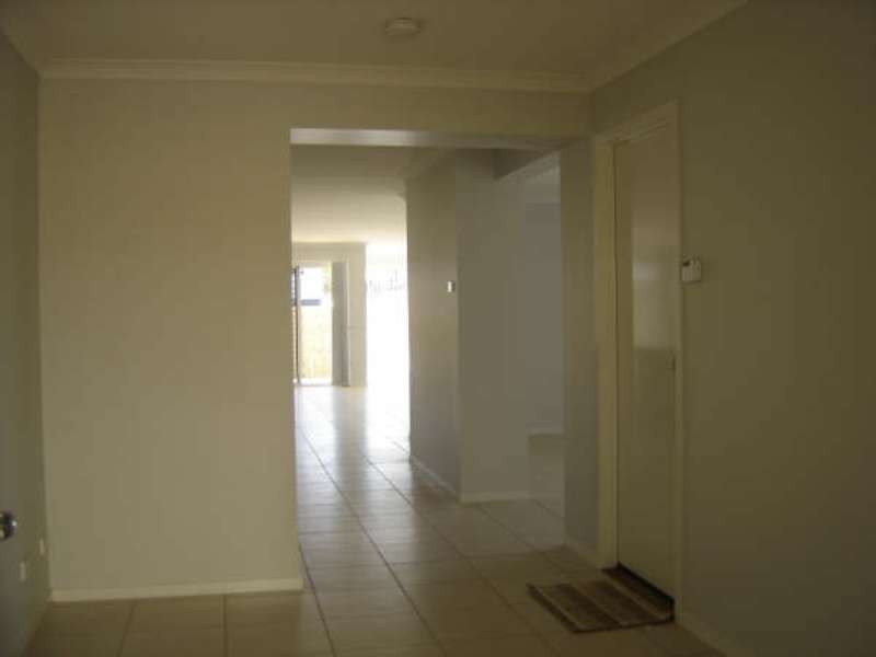 15 Crawford Place, Calamvale QLD 4116