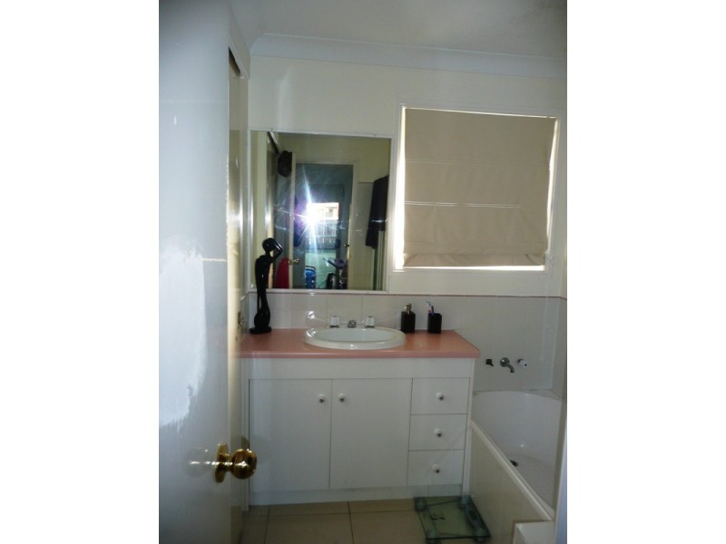 17 Fenwood Close, Boronia Heights QLD 4124