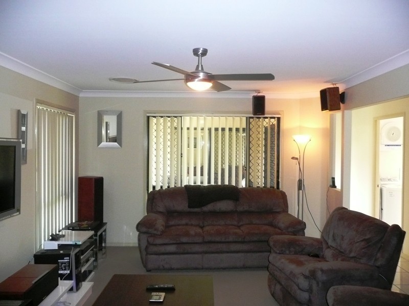 13 Girraween Crescent, Parkinson QLD 4115