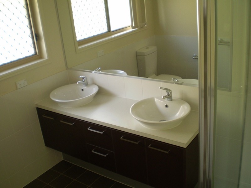 8 Van Asch Close, Forest Lake QLD 4078