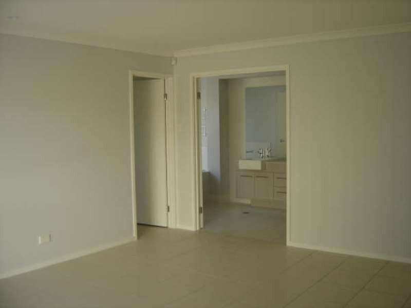 15 Crawford Place, Parkinson QLD 4115