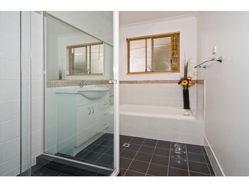 4 Galliano Court, Calamvale QLD 4116