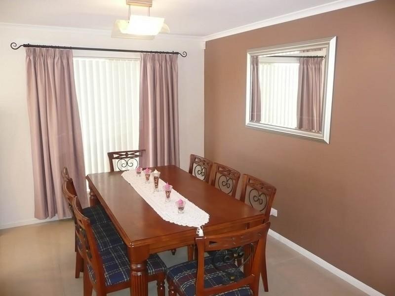 Regents Park QLD 4118